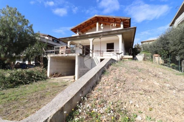 casa indipendente in vendita a Collecorvino in zona Barberi