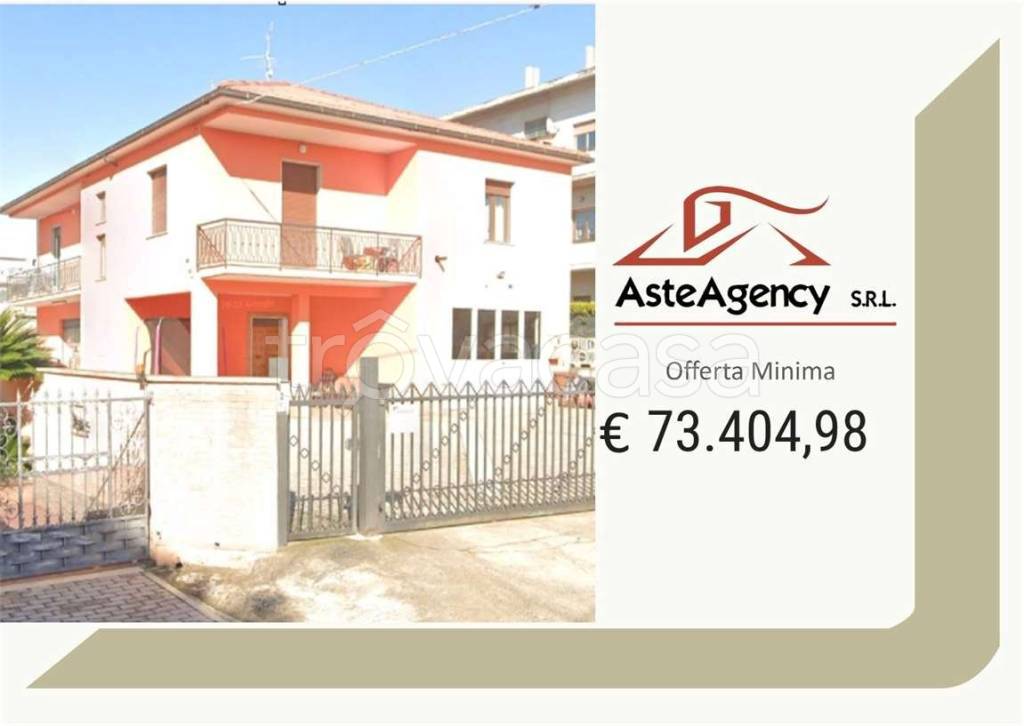 casa indipendente in vendita a Collecorvino in zona Santa Maria