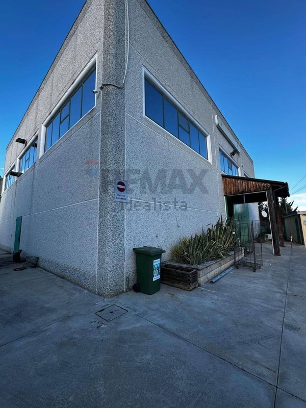 capannone in vendita a Collecorvino