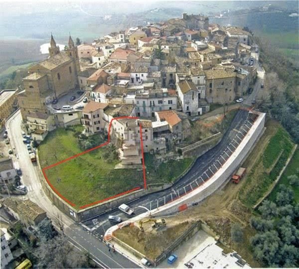 casa indipendente in vendita a Collecorvino