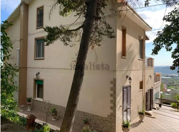 casa indipendente in vendita a Collecorvino in zona Campotino