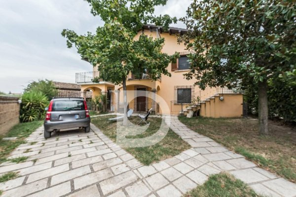 appartamento in vendita a Collecorvino in zona Barberi