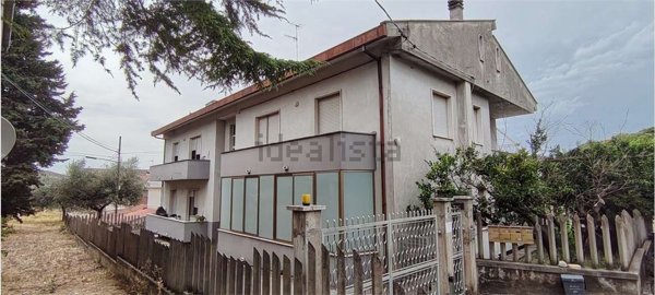 appartamento in vendita a Collecorvino in zona Campotino