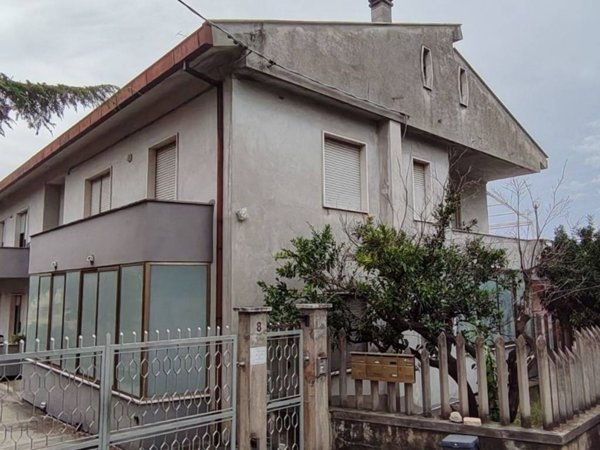 appartamento in vendita a Collecorvino in zona Campotino