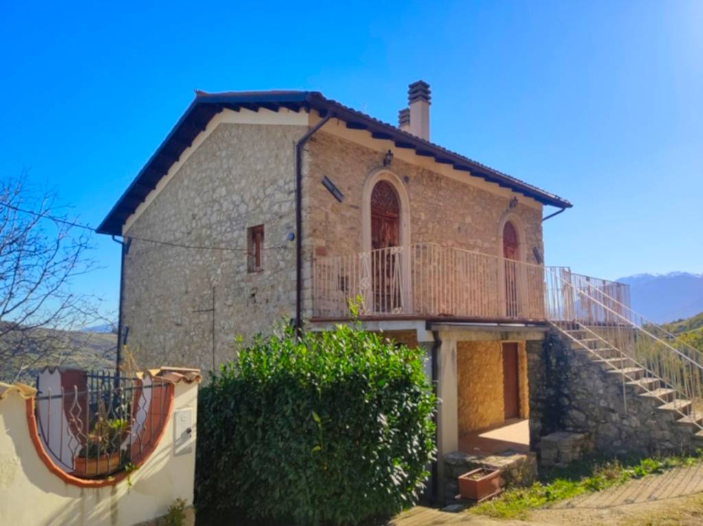 casa indipendente in vendita a Corvara