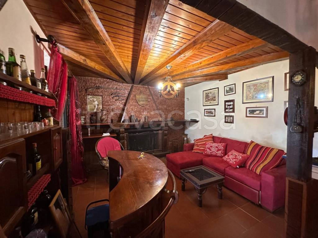 casa indipendente in vendita a Corvara