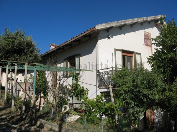 casa indipendente in vendita a Corvara