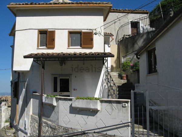 casa indipendente in vendita a Corvara