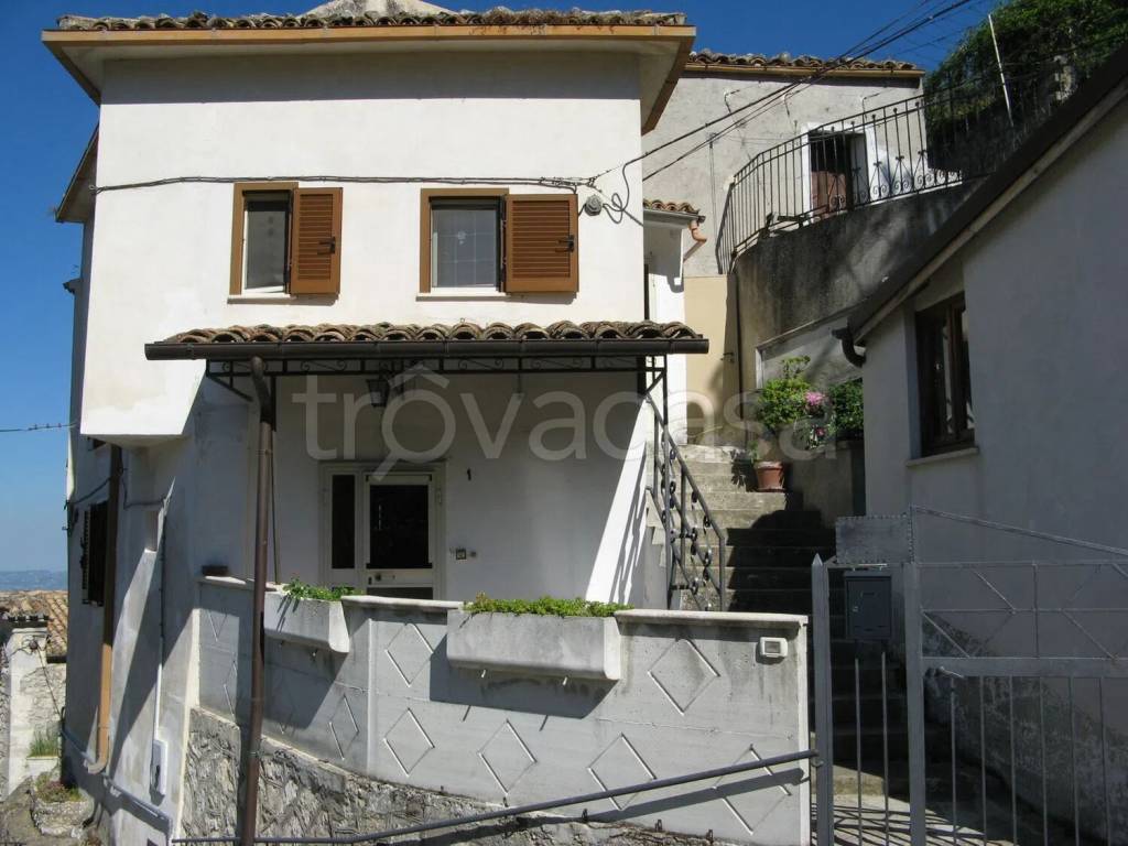 casa indipendente in vendita a Corvara