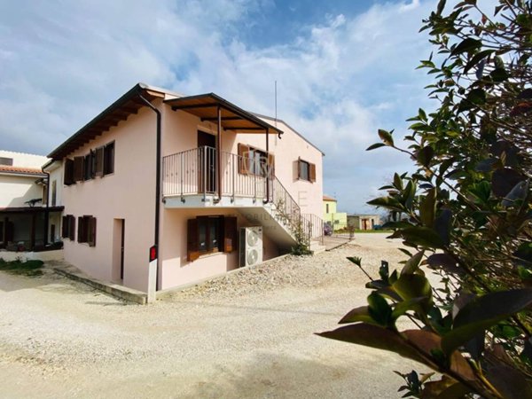 appartamento in vendita a Cugnoli in zona San Pietro