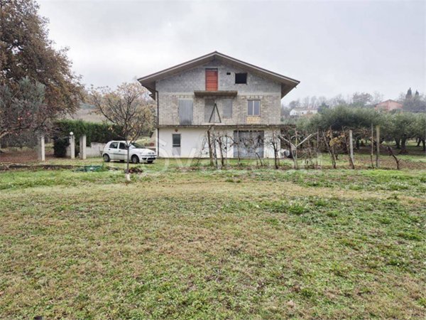 casa indipendente in vendita a Cugnoli in zona Vallarno