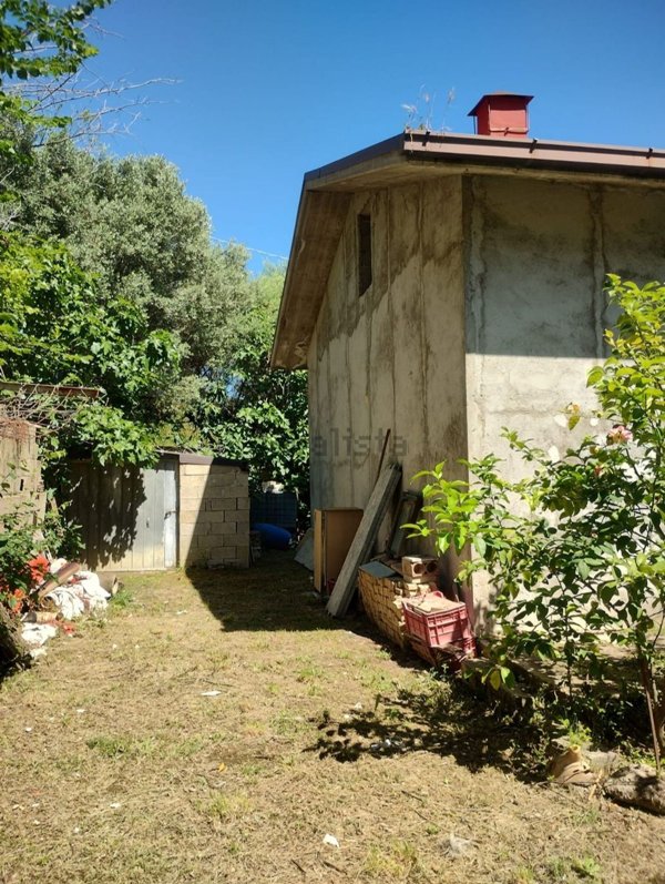 casa indipendente in vendita a Cugnoli in zona Colle della Torre
