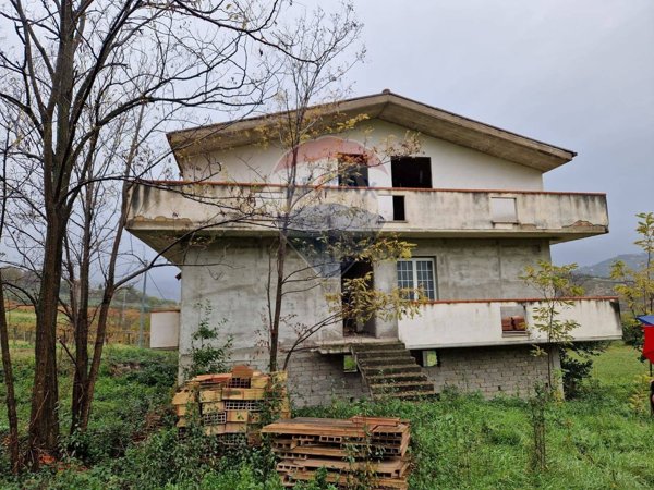 casa indipendente in vendita a Cugnoli in zona Colle della Torre