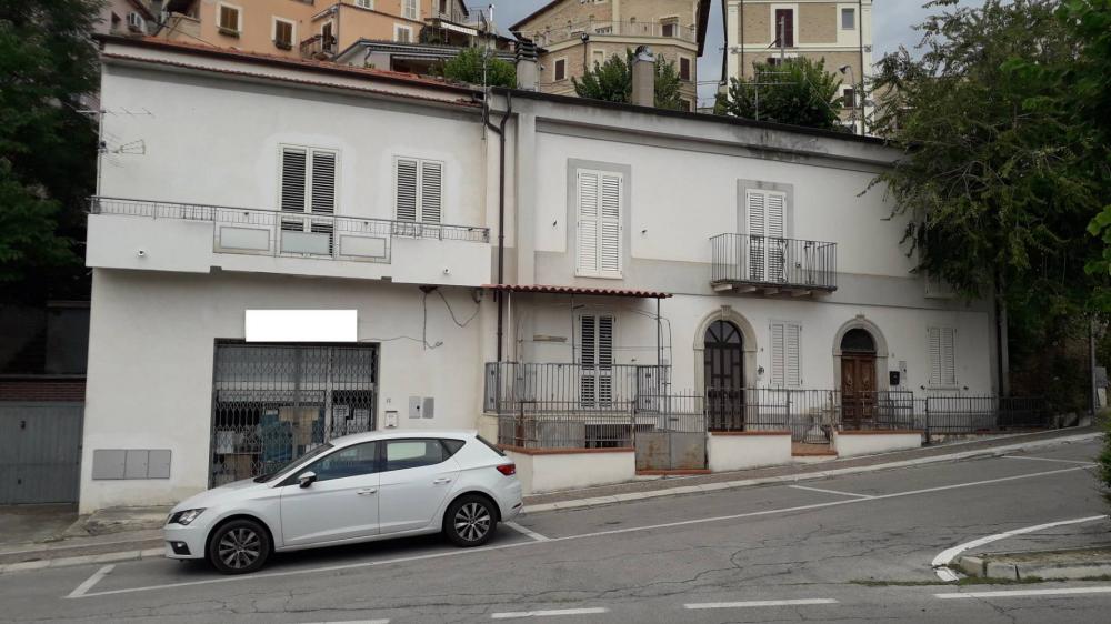 casa indipendente in vendita a Cugnoli in zona Colle della Torre