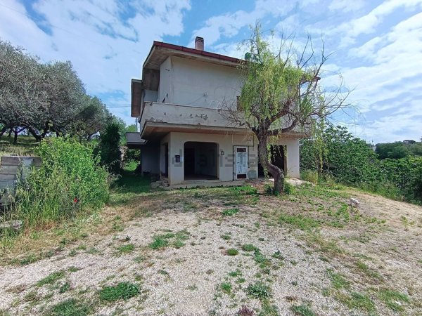 casa indipendente in vendita ad Elice
