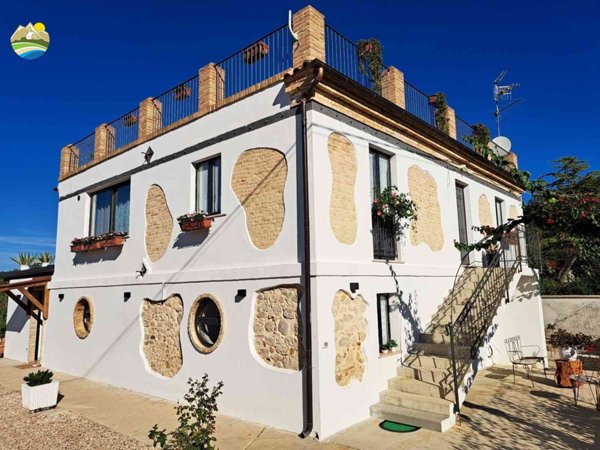 casa indipendente in vendita ad Elice
