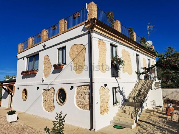 casa indipendente in vendita ad Elice