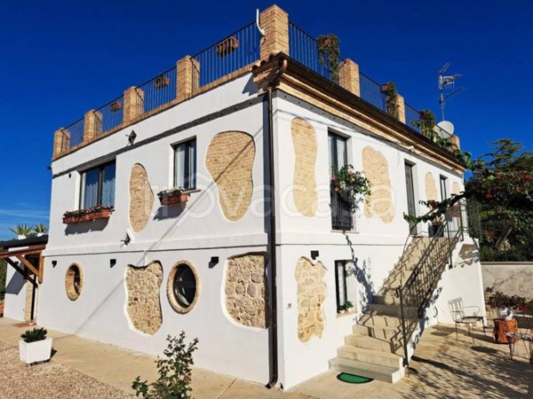 casa indipendente in vendita ad Elice
