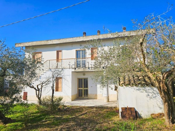 casa indipendente in vendita ad Elice