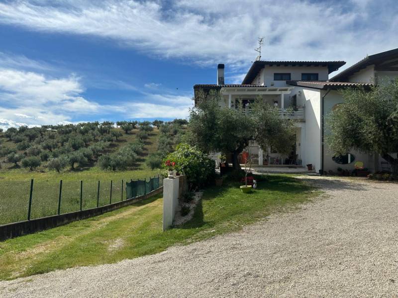 casa indipendente in vendita ad Elice