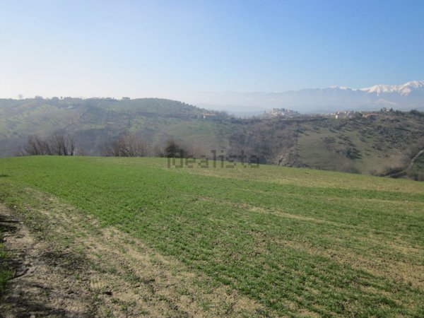 terreno agricolo in vendita ad Elice
