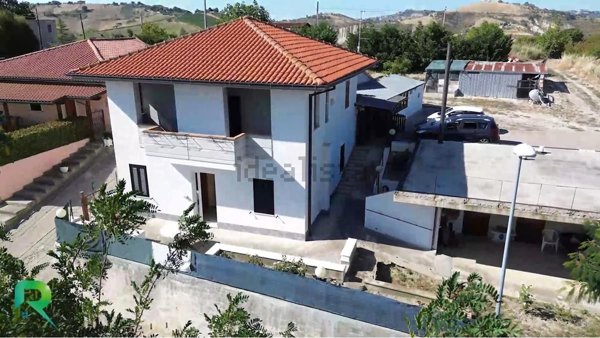 casa indipendente in vendita ad Elice
