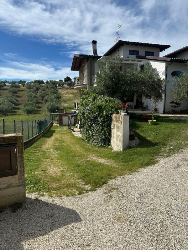 casa indipendente in vendita ad Elice