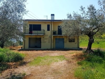 casa indipendente in vendita ad Elice