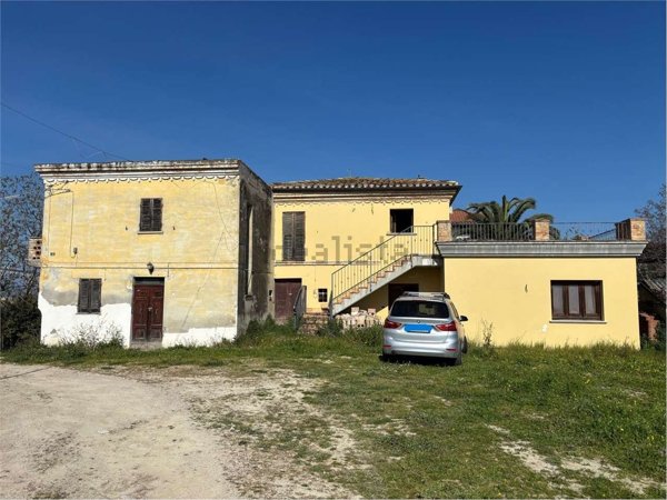 casa indipendente in vendita ad Elice