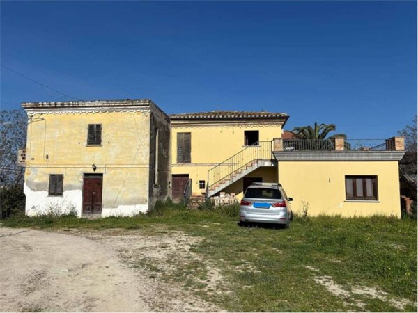 casa indipendente in vendita ad Elice