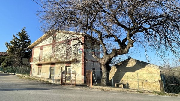 casa indipendente in vendita ad Elice