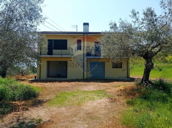 casa indipendente in vendita ad Elice