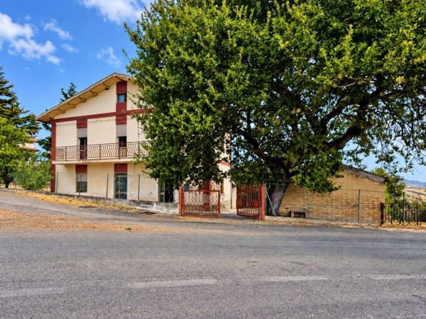 casa indipendente in vendita ad Elice