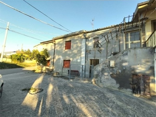 casa indipendente in vendita ad Elice