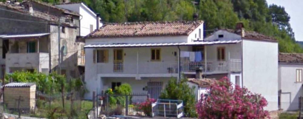 casa indipendente in vendita a Farindola