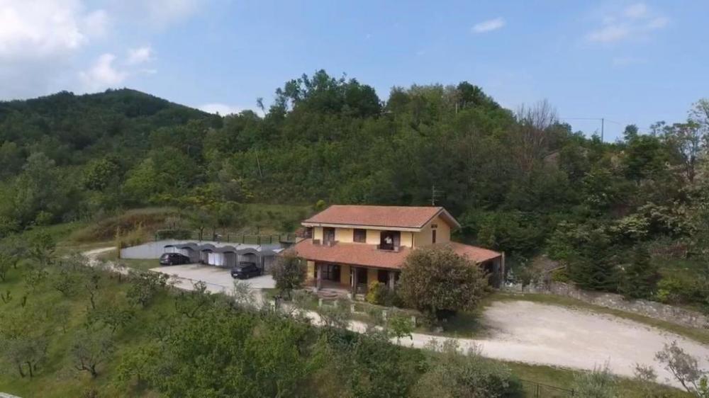negozio in vendita a Farindola