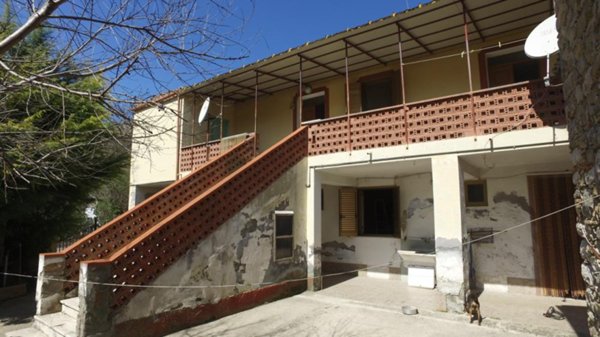 casa indipendente in vendita a Farindola in zona San Quirico