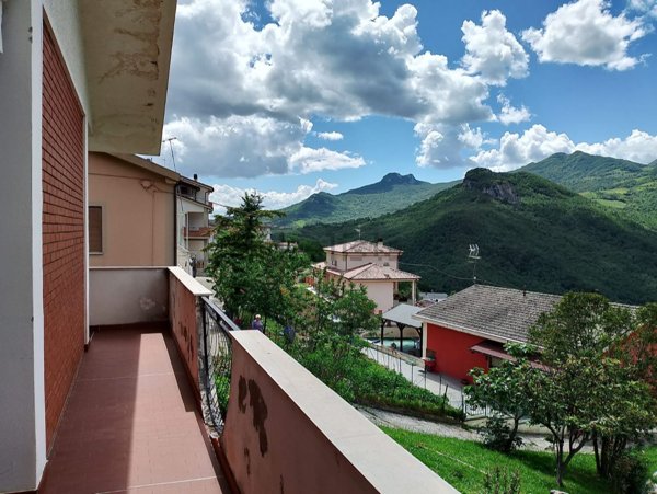 esavano in vendita a Farindola