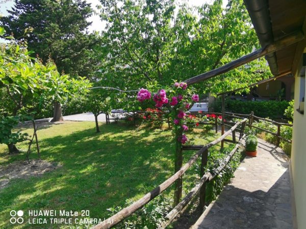 casa indipendente in vendita a Farindola in zona San Quirico
