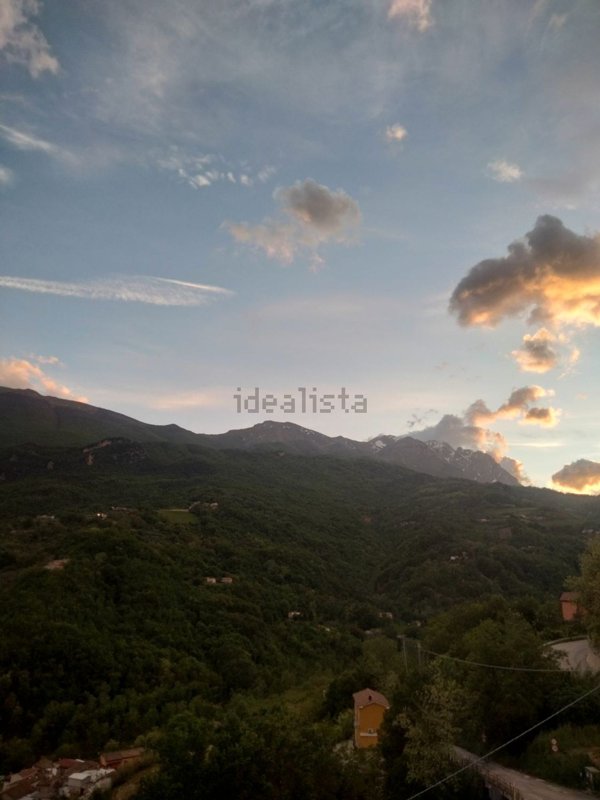 casa indipendente in vendita a Farindola