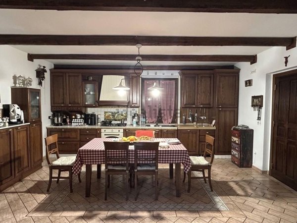 casa indipendente in vendita a Farindola in zona Cupoli
