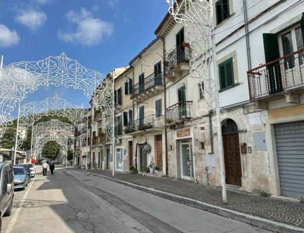 casa indipendente in vendita a Lettomanoppello