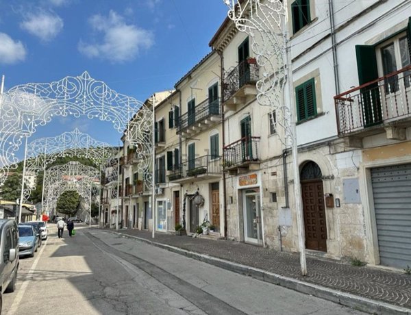 casa indipendente in vendita a Lettomanoppello