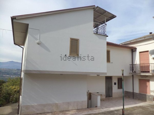 casa semindipendente in vendita a Lettomanoppello