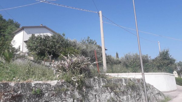 casa indipendente in vendita a Lettomanoppello