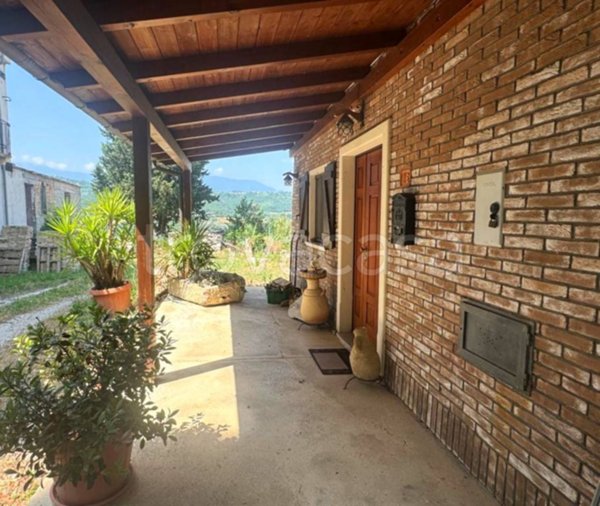 casa indipendente in vendita a Lettomanoppello