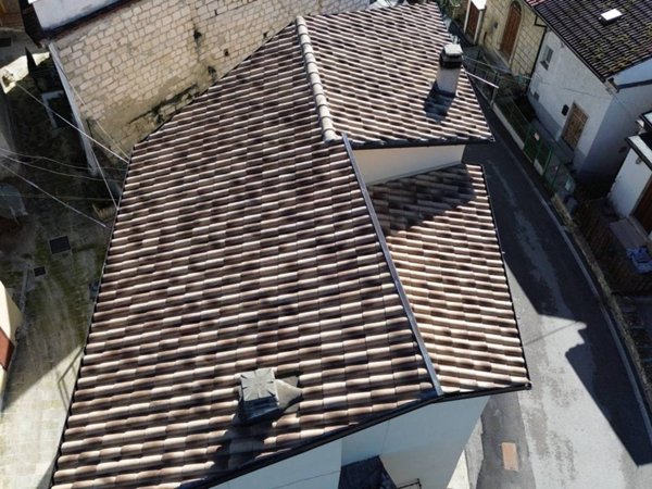 casa indipendente in vendita a Lettomanoppello