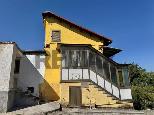 casa indipendente in vendita a Lettomanoppello