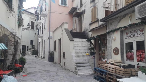 casa indipendente in vendita a Lettomanoppello
