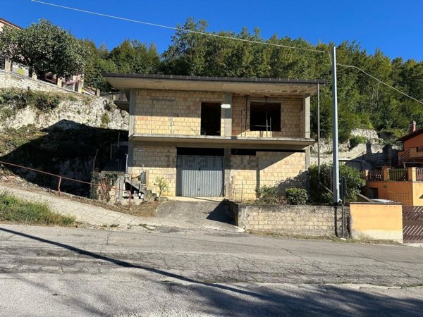 pentavano in vendita a Lettomanoppello
